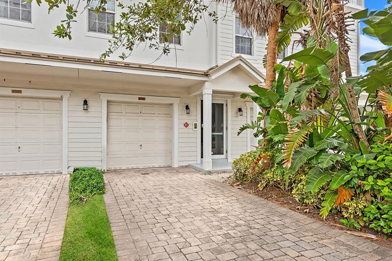 Details for 6951 Lakeside Circle N  216-2, Davie, FL 33314
