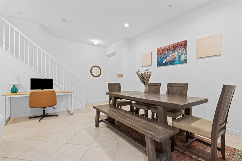 Image 8 of 18 For 6951 Lakeside Circle N  216-2