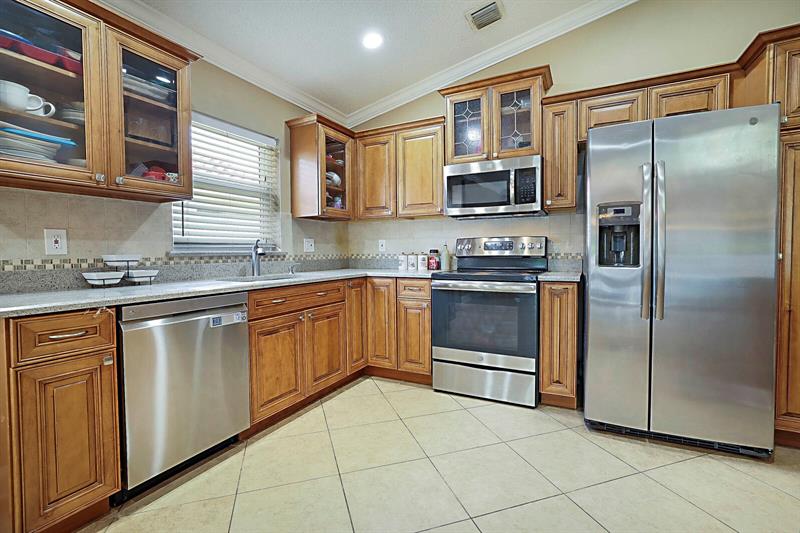 Image 12 of 51 For 18643 15th St