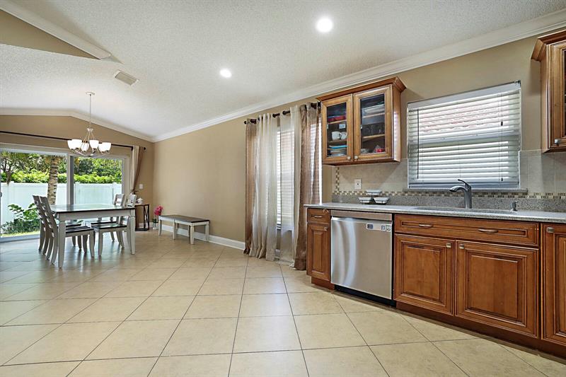 Image 13 of 51 For 18643 15th St