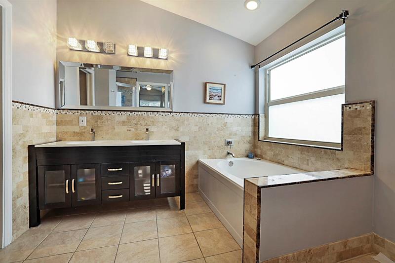 Image 21 of 51 For 18643 15th St