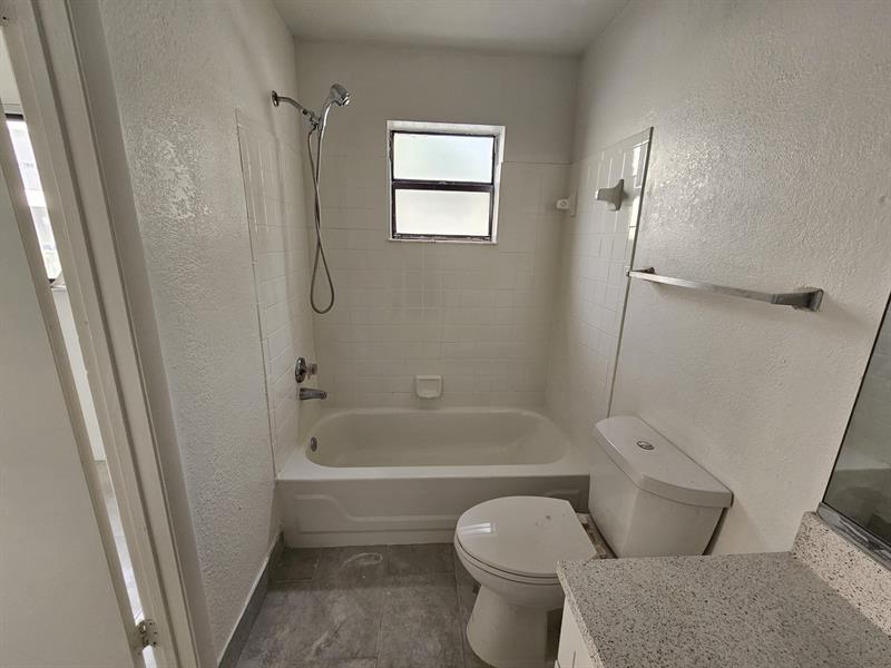 Image 14 of 19 For 2445 18th Ter  1003