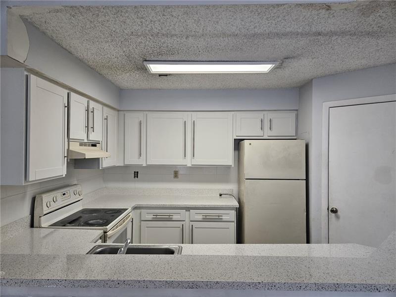 Image 5 of 19 For 2445 18th Ter  1003