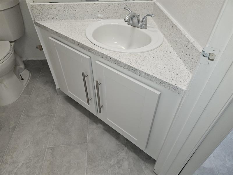 Image 7 of 19 For 2445 18th Ter  1003