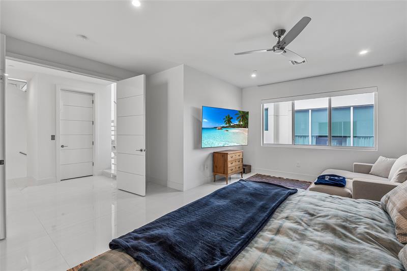 Image 11 of 34 For 244 Garden Ct  244