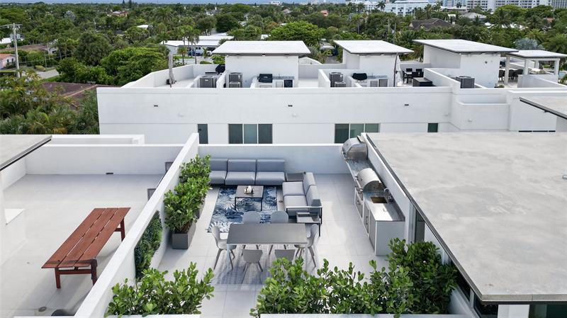 Image 19 of 34 For 244 Garden Ct  244