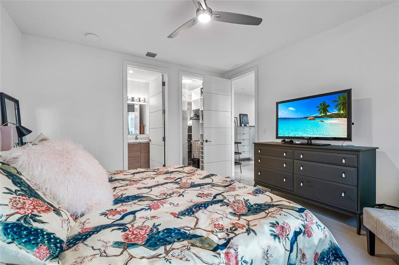 Image 22 of 34 For 244 Garden Ct  244