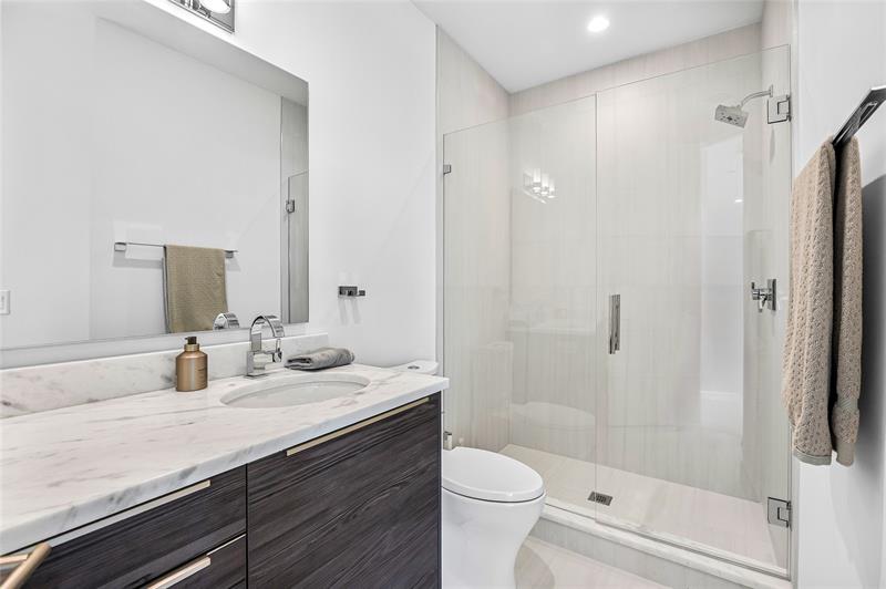 Image 26 of 34 For 244 Garden Ct  244