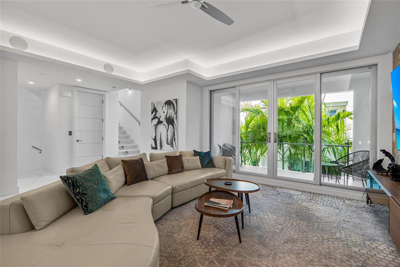 Image 5 of 34 For 244 Garden Ct  244