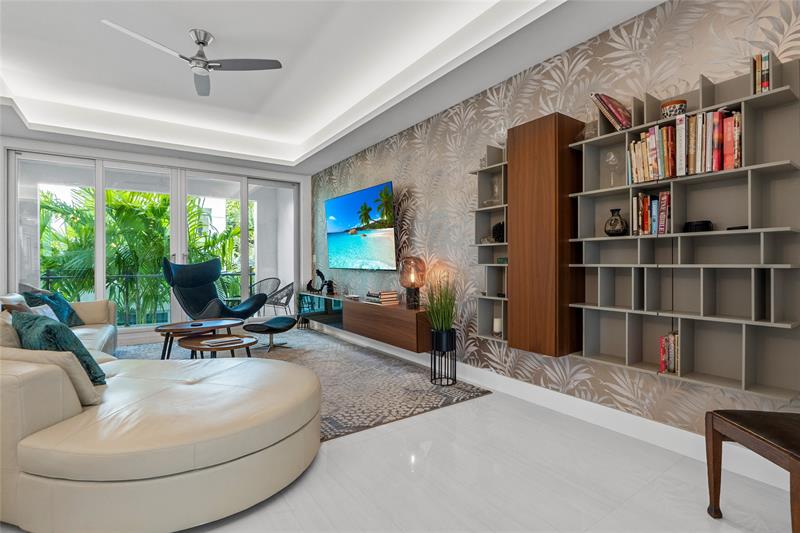 Image 6 of 34 For 244 Garden Ct  244