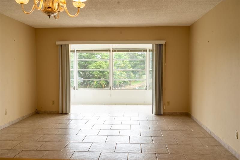 Image 5 of 11 For 4270 40th St  206