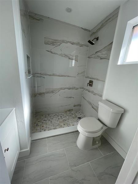 Image 8 of 11 For 8055 8th St  4