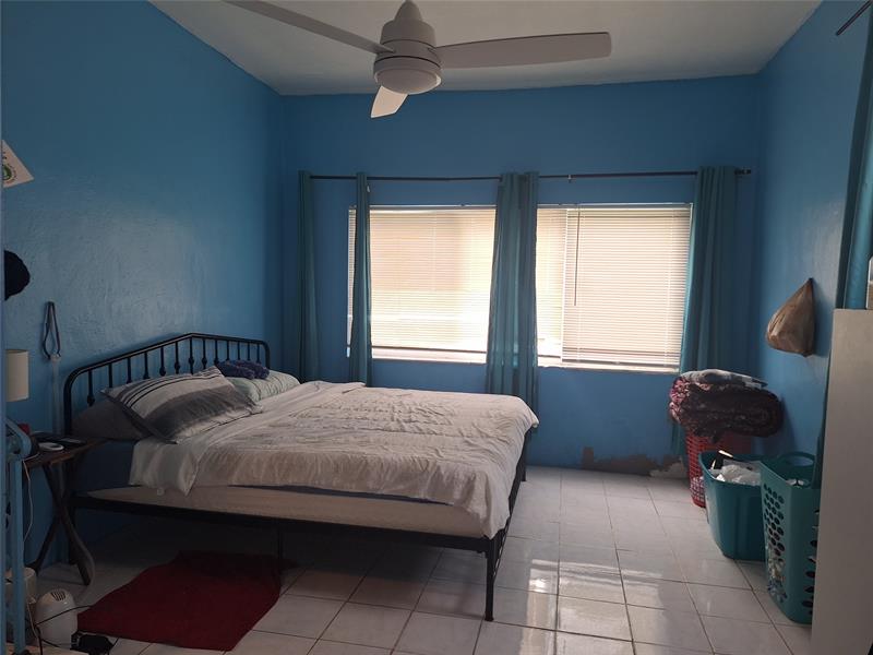 Image 11 of 19 For 2119 Plunkett St