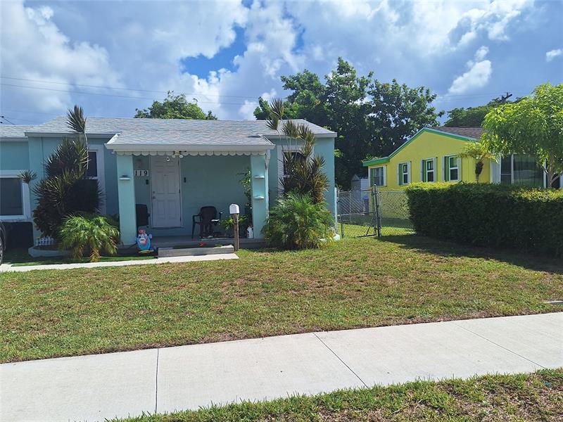 Image 4 of 19 For 2119 Plunkett St