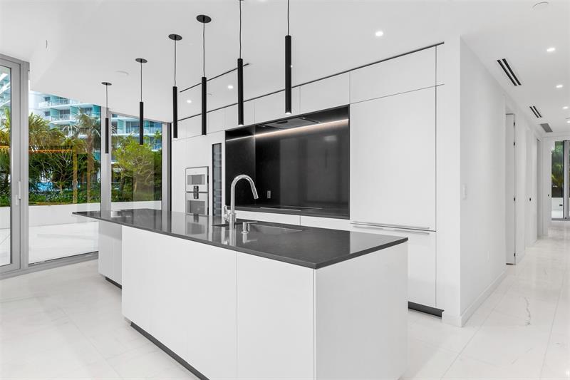 Image 10 of 19 For 300 Biscayne Blvd Way  1507