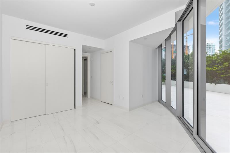 Image 15 of 19 For 300 Biscayne Blvd Way  1507