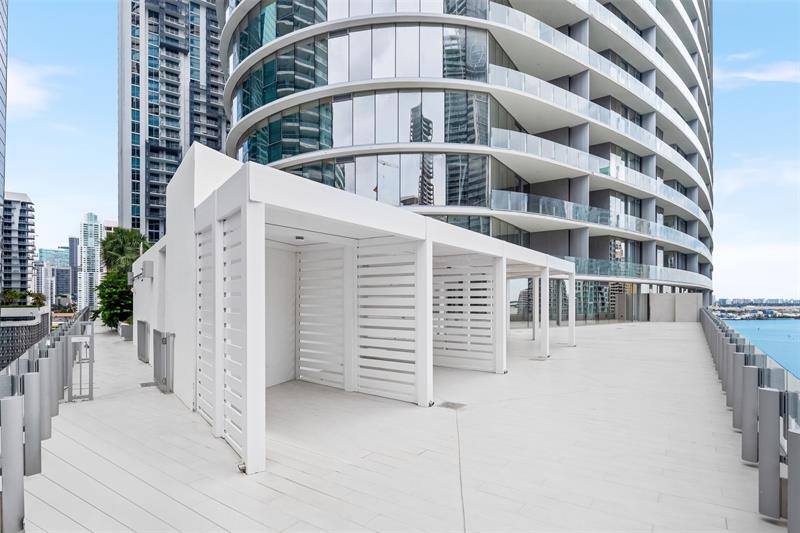 Image 17 of 19 For 300 Biscayne Blvd Way  1507