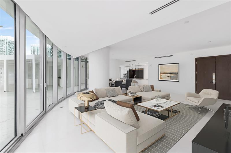 Image 6 of 19 For 300 Biscayne Blvd Way  1507