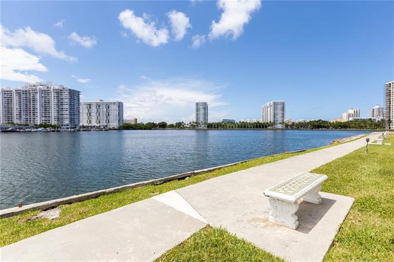 Image 31 of 40 For 2980 Point East Dr  D206