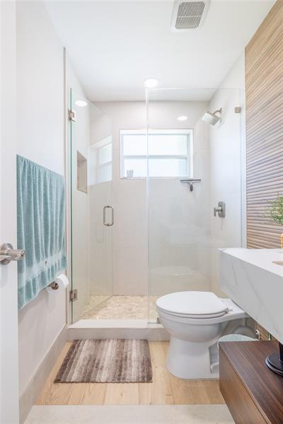 Image 10 of 38 For 920 16th Ct  