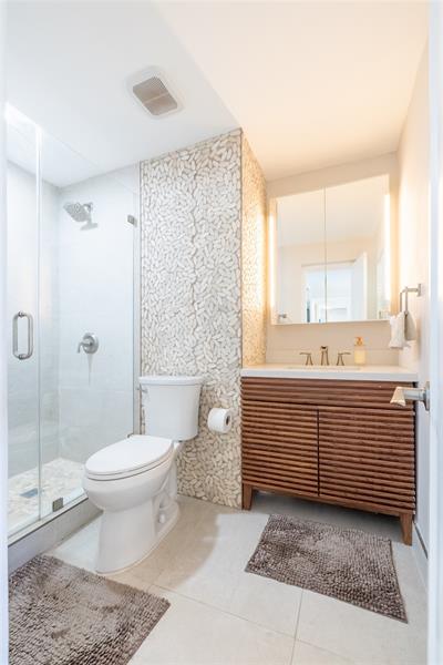 Image 13 of 38 For 920 16th Ct  
