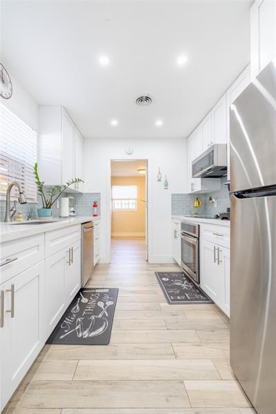 Image 17 of 38 For 920 16th Ct  