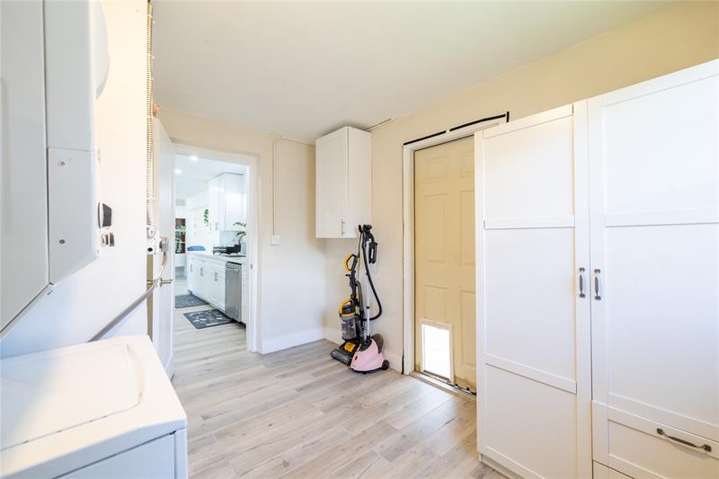 Image 31 of 38 For 920 16th Ct  