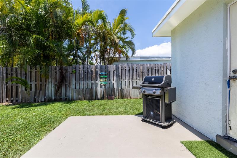 Image 33 of 38 For 920 16th Ct  