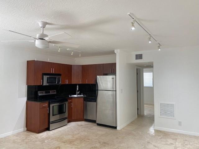 Image 4 of 15 For 1872 46th St  D2