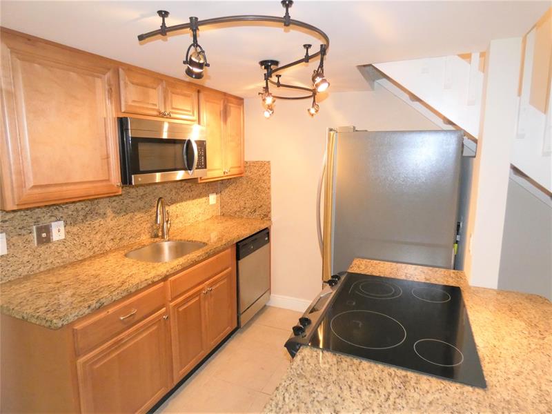 Image 10 of 24 For 1455 Holly Heights Dr  9