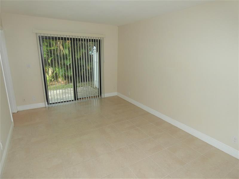 Image 11 of 24 For 1455 Holly Heights Dr  9