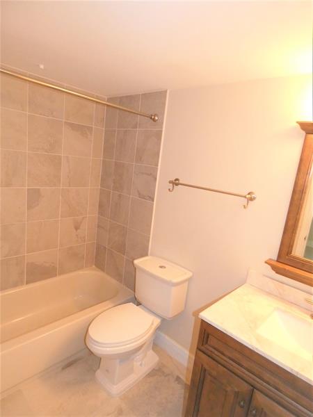 Image 12 of 24 For 1455 Holly Heights Dr  9