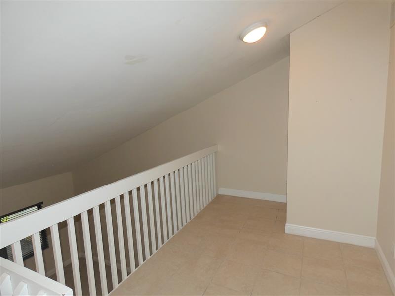 Image 16 of 24 For 1455 Holly Heights Dr  9