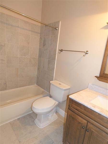 Image 18 of 24 For 1455 Holly Heights Dr  9