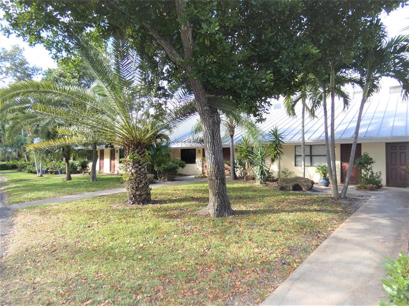 Image 23 of 24 For 1455 Holly Heights Dr  9