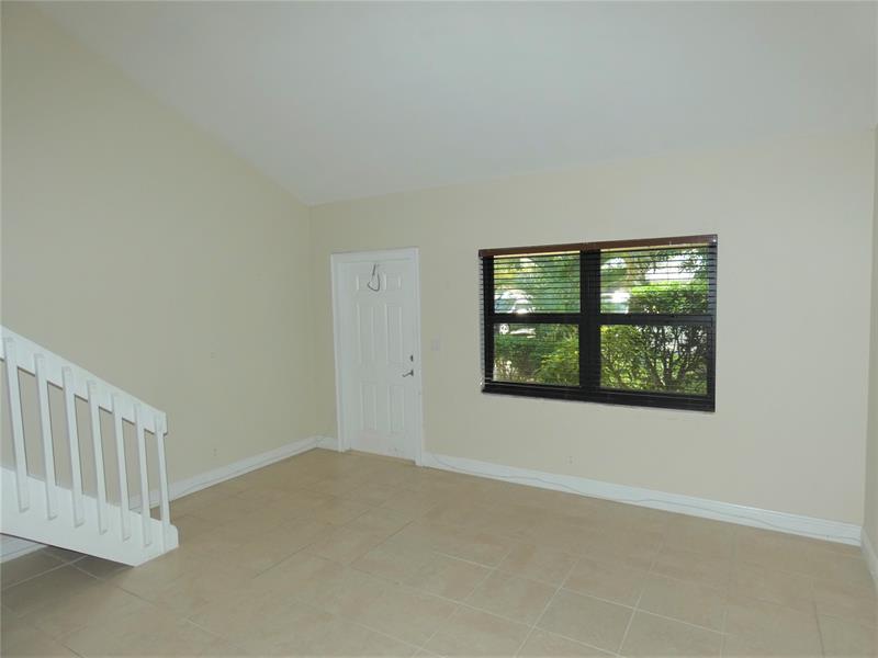Image 6 of 24 For 1455 Holly Heights Dr  9