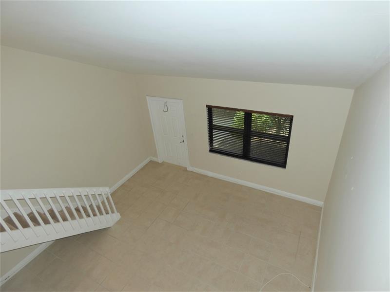 Image 7 of 24 For 1455 Holly Heights Dr  9