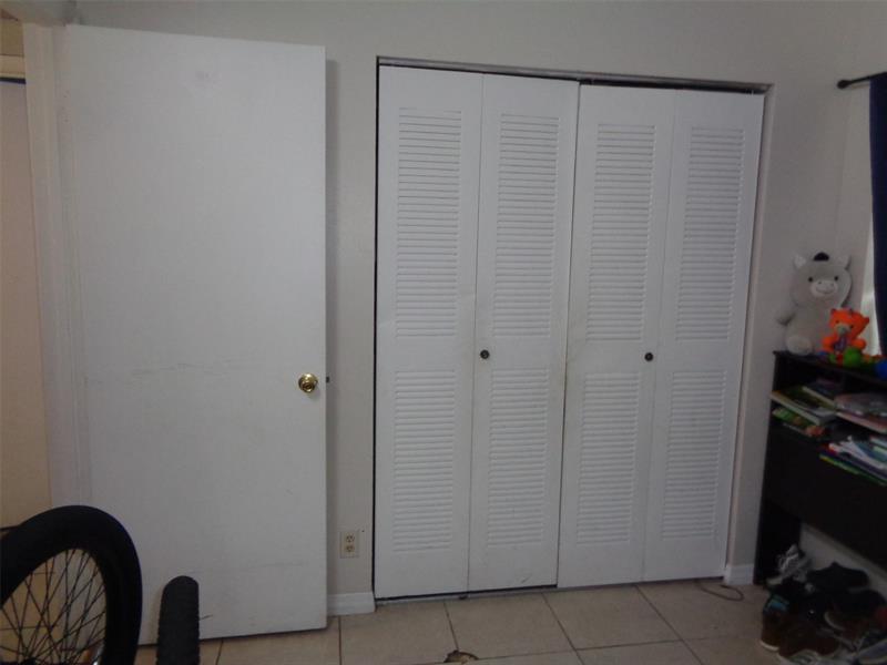 Image 14 of 16 For 2651 Riverside Dr  1