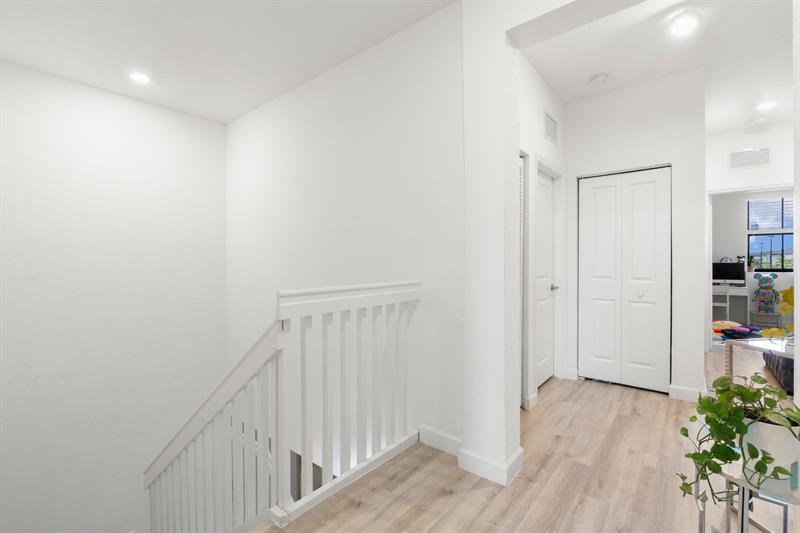 Image 15 of 36 For 20350 6th Pl