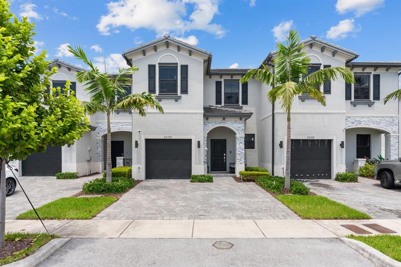 Image 4 of 36 For 20350 6th Pl