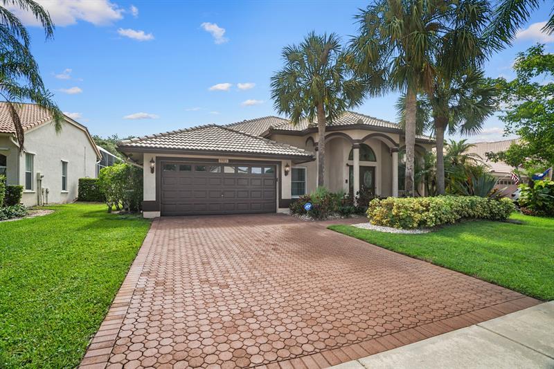 Details for 19923 Dinner Key Dr, Boca Raton, FL 33498