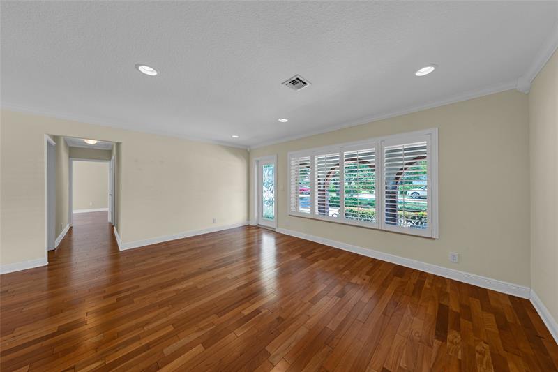 Image 15 of 47 For 2141 52nd St