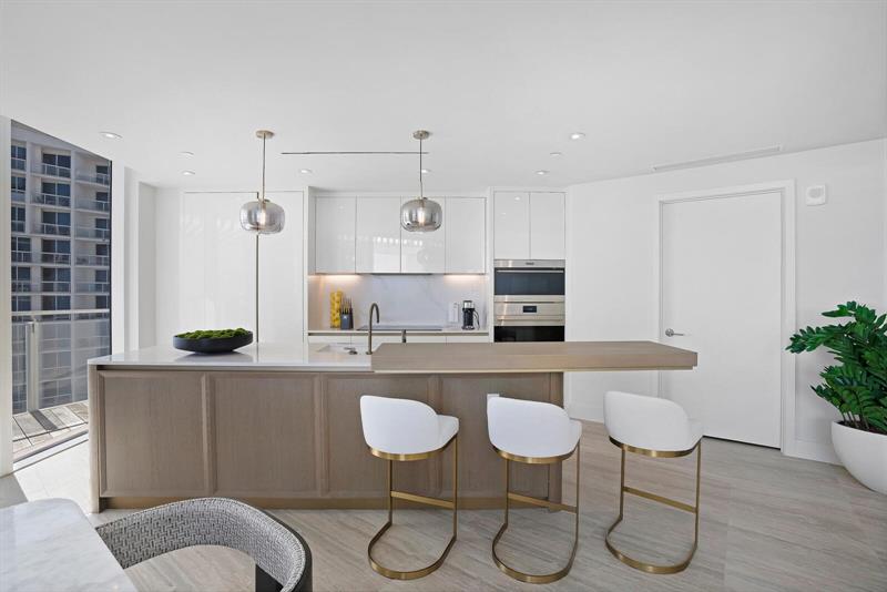 Image 9 of 38 For 525 Fort Lauderdale Beach Blvd  1701