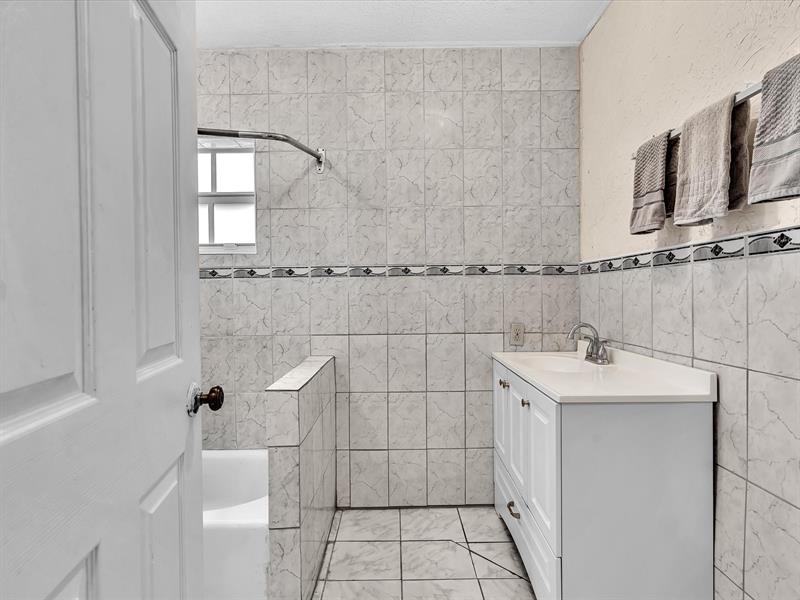 Image 16 of 53 For 4220 49th Ave