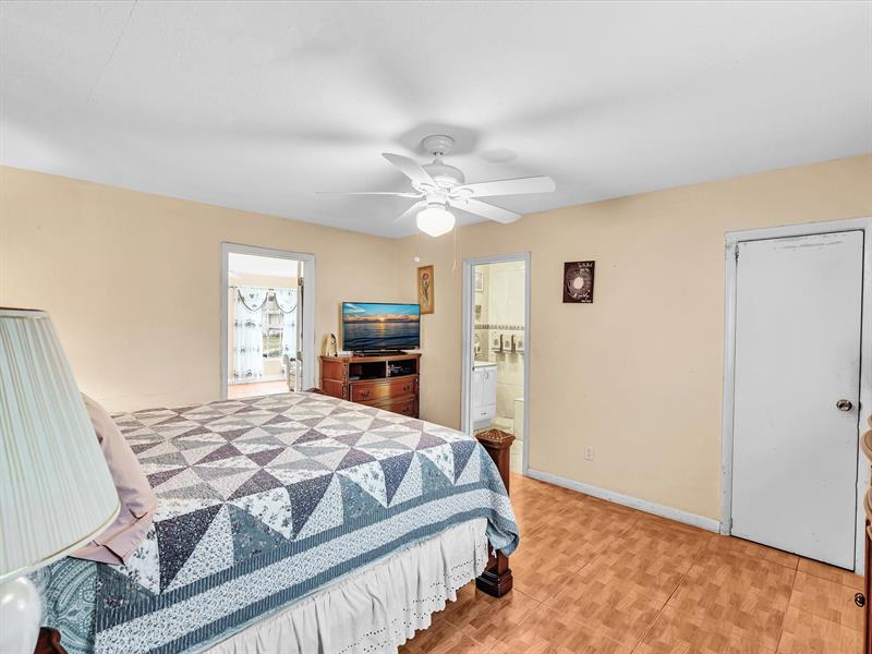Image 26 of 53 For 4220 49th Ave