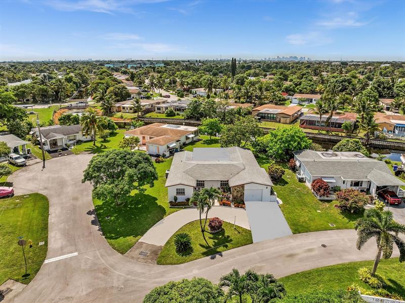 Image 3 of 53 For 4220 49th Ave