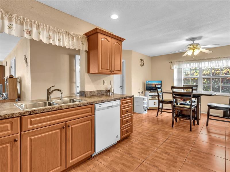 Image 39 of 53 For 4220 49th Ave