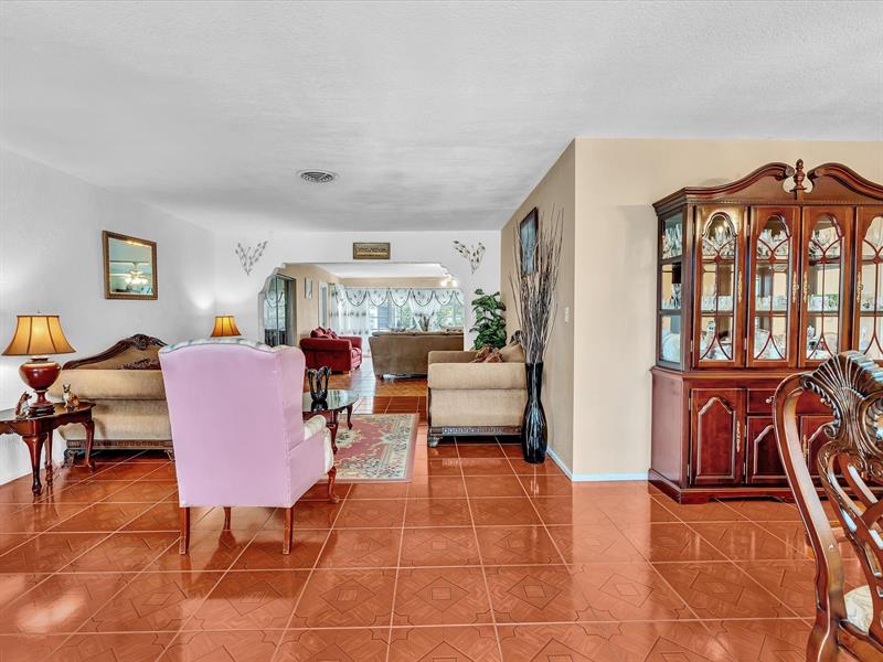 Image 4 of 53 For 4220 49th Ave