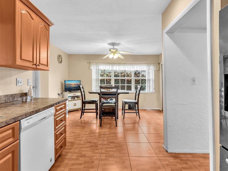 Image 40 of 53 For 4220 49th Ave
