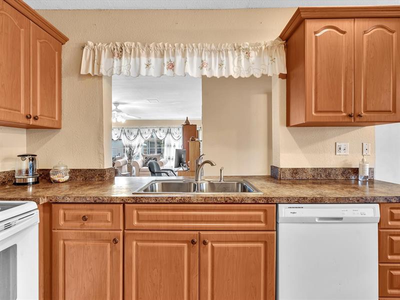 Image 41 of 53 For 4220 49th Ave